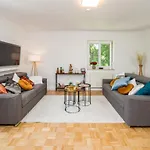 Og2 Rechts 3-zimmer Mit Balkon 15min Bis Salzburg Apartman *